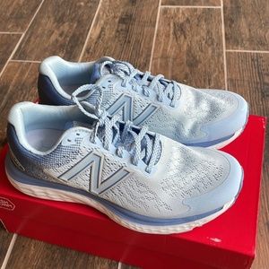 New Balance Fresh Foam 680BL7 Running Shoes